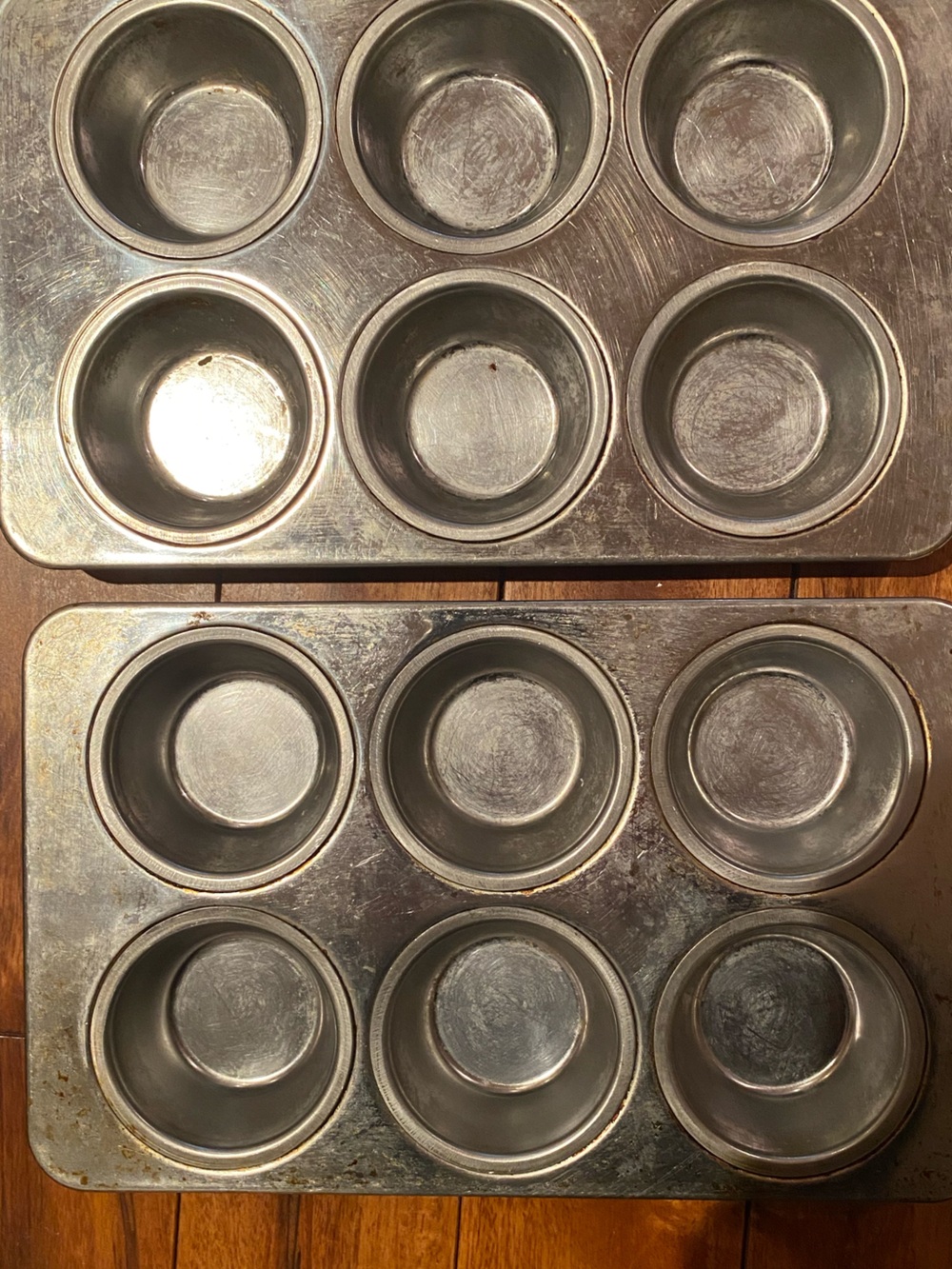 Set of 2 stainless steel muffin trays